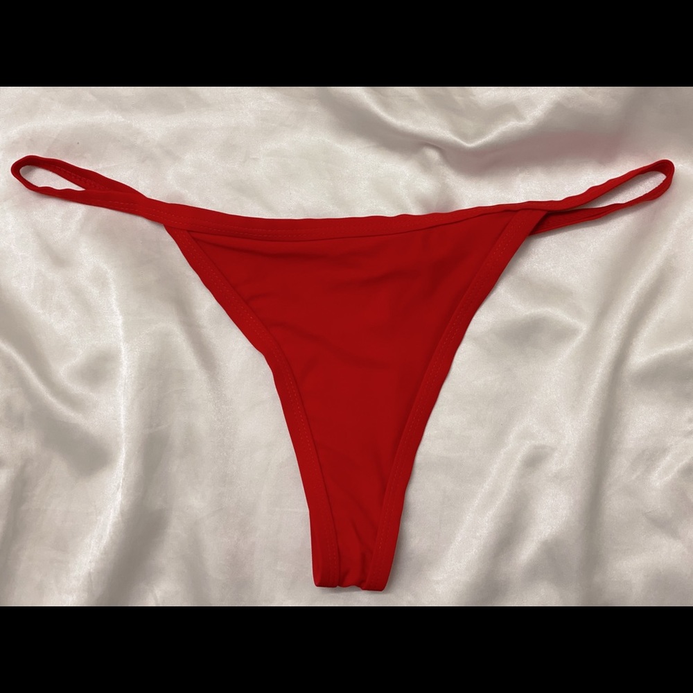 Boutine LA Red Bottoms | Minimal Bottoms